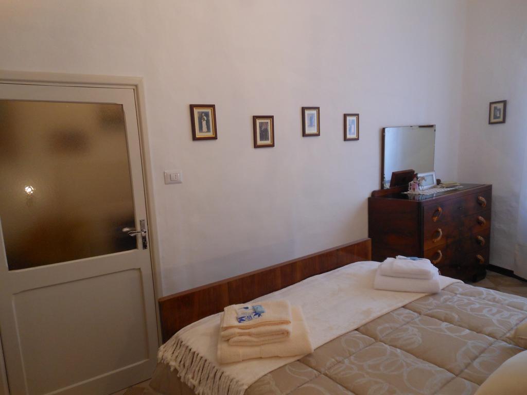 B&B Le Stanze Del Chiostro Serra deʼ Conti Стая снимка